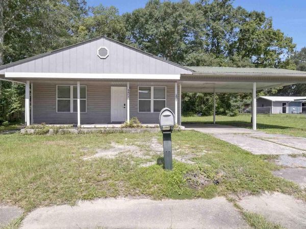 5411 Alabama St, Milton, FL 32570