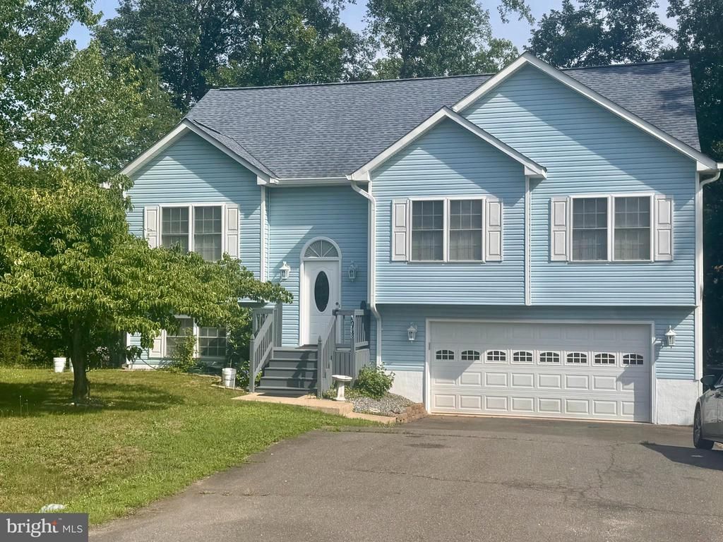 4008 N Andover Lane, Fredericksburg, VA 22408 Main Photo