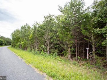 TBD TRENTS CEMETERY ROAD, Unit LOT 6, PHENIX, VA 23959