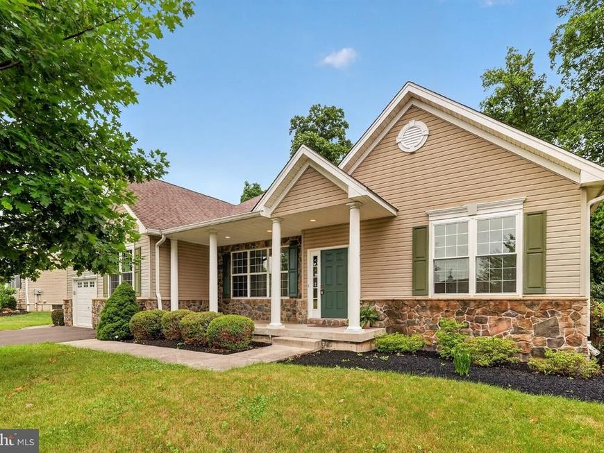 804 Myrtles Way, Perkasie, PA 18944 Main Photo