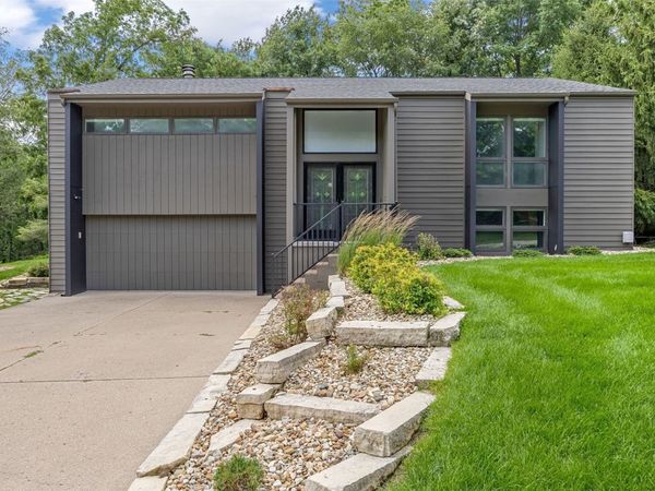 301 N 7th Ave , Iowa City, IA 52245