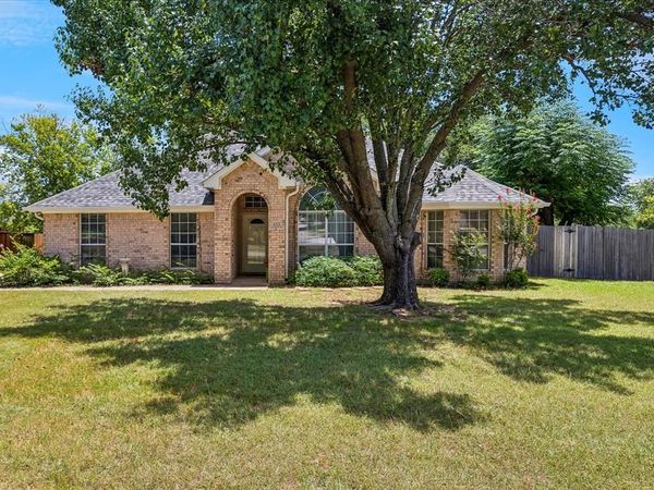 433 Sherwood Court, Burleson, TX 76028