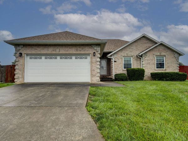 1344 W Norfolk Avenue , Nixa, MO 65714