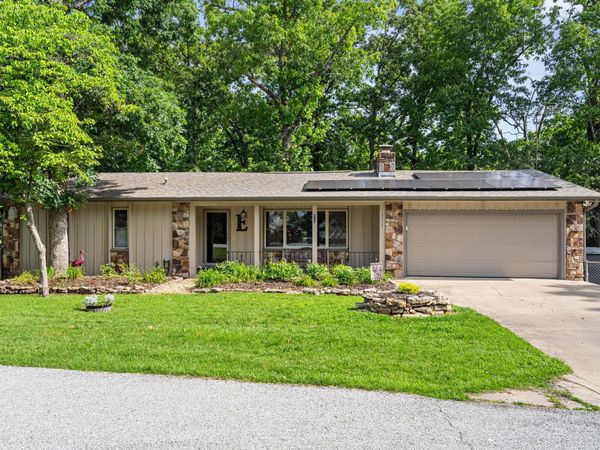 111 Vin Villa , Forsyth, MO 65653