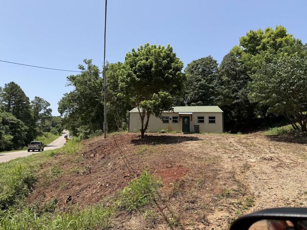 18539 Illinois Avenue , Eminence, MO 65466