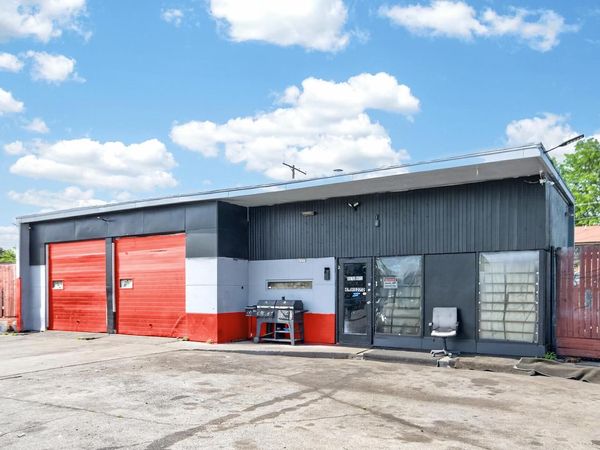 6333 W Fond Du Lac AVENUE, Milwaukee, WI 53218