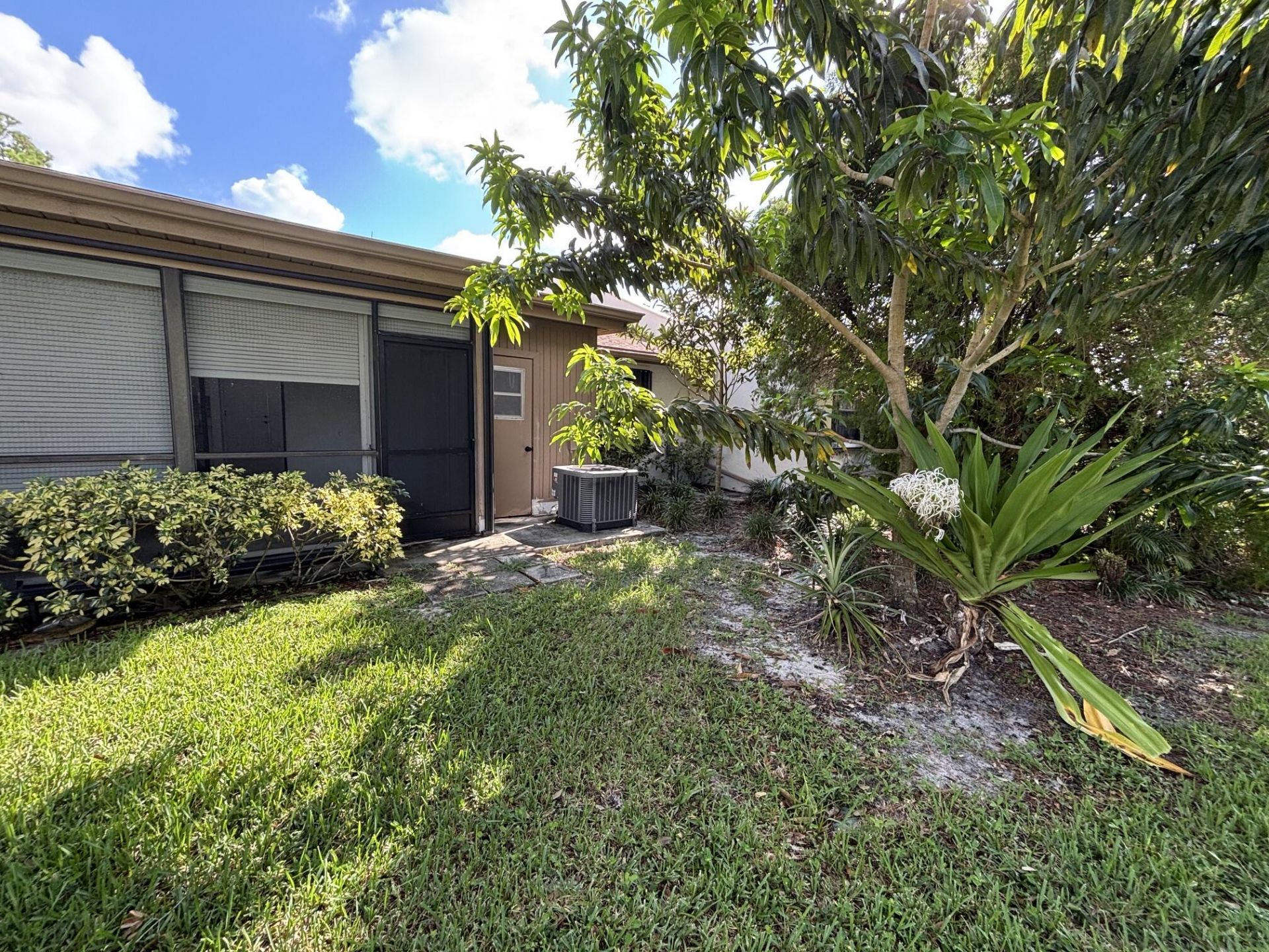 6132 Fairfield Circle, Unit 7, Greenacres, FL 33463 Photo