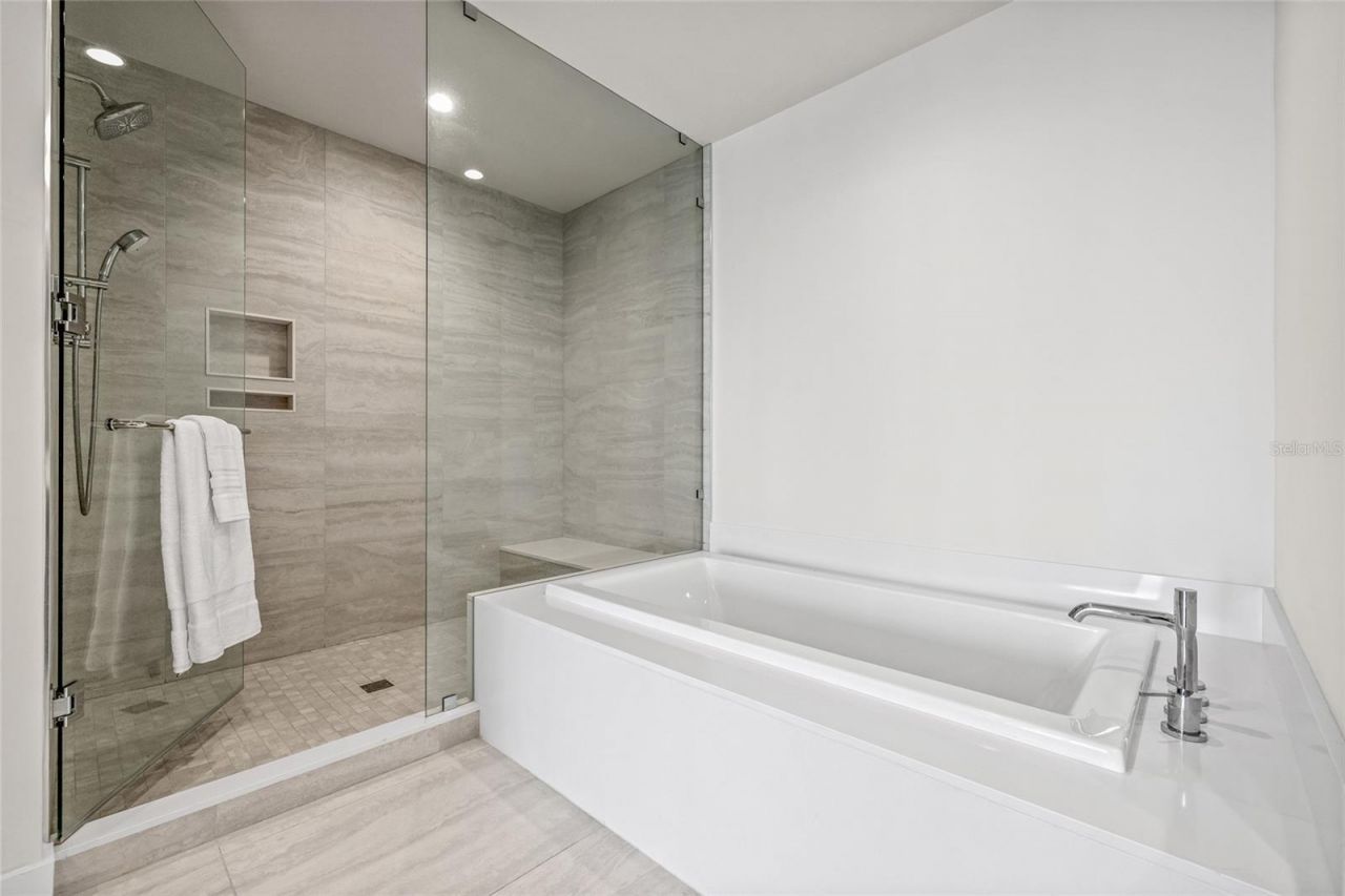 301 1st Street S, Unit 803, Saint Petersburg, FL 33701 Photo