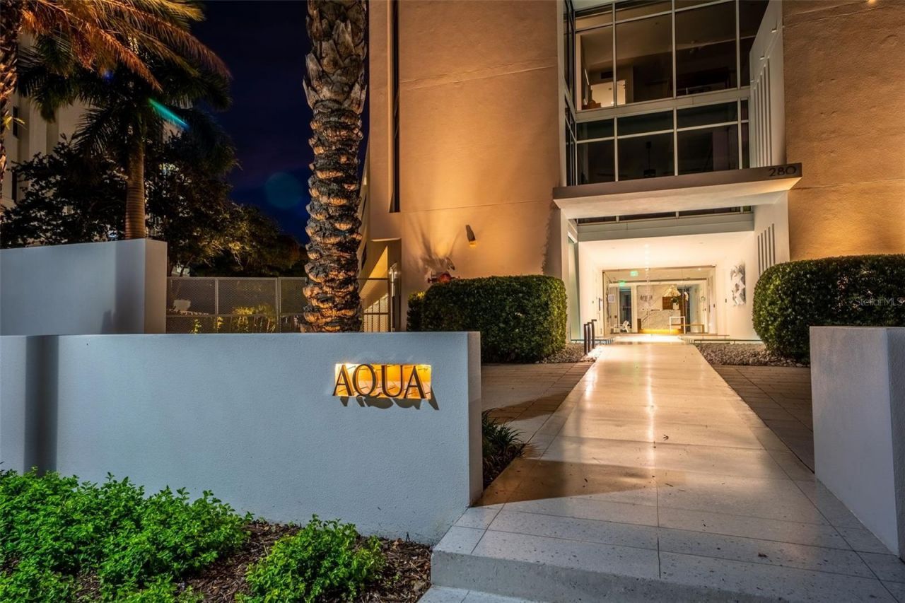 280 Golden Gate Point, Unit 300, Sarasota, FL 34236 Photo
