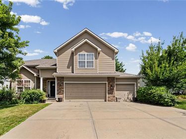 10201 N Willow Avenue, Kansas City, MO 64157
