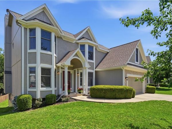 8006 W 122 Terrace, Overland Park, KS 66213
