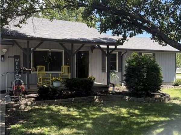 1302 Cumberland Street, Burlington, KS 66839