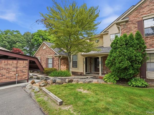 29726 Pine Ridge Circle, Farmington, MI 48331