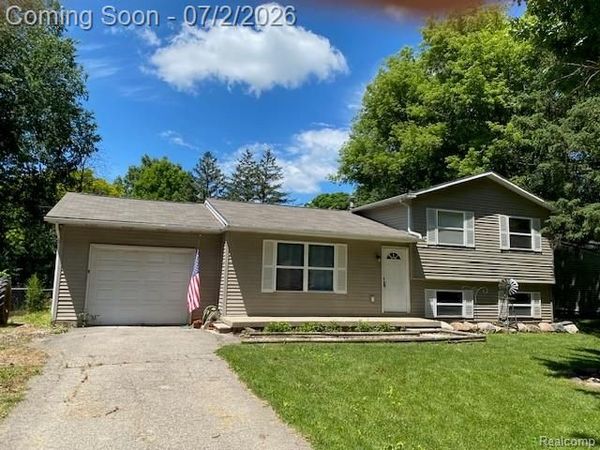 9523 Waite Drive, Tyrone Twp, MI 48430
