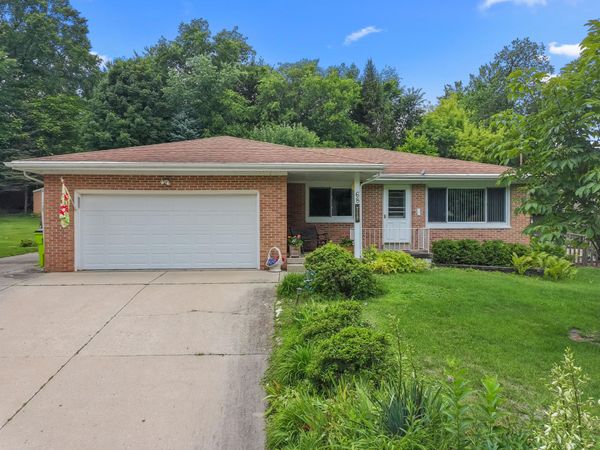 68 Oakwood St, Williams Bay, WI 53191