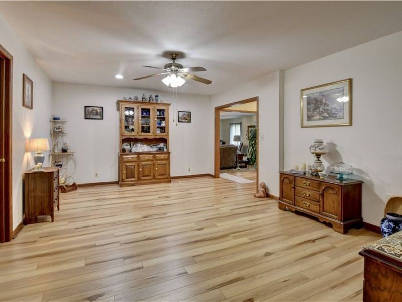 4314 Sherrod Valley Drive SW, Sherrodsville, OH 44675 Photo 12