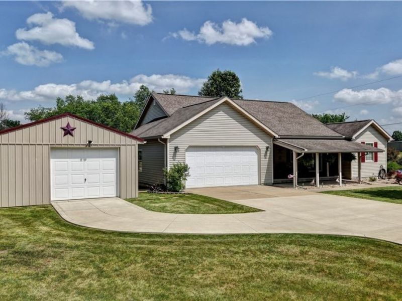 4314 Sherrod Valley Drive SW, Sherrodsville, OH 44675 Photo 2