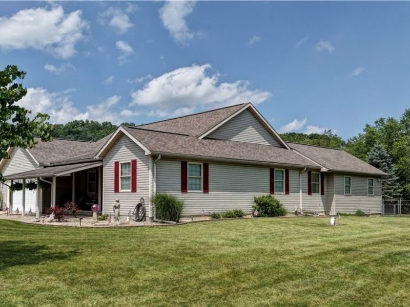 4314 Sherrod Valley Drive SW, Sherrodsville, OH 44675 Photo 3