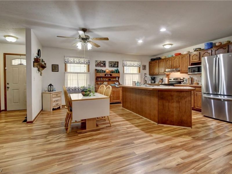 4314 Sherrod Valley Drive SW, Sherrodsville, OH 44675 Photo 9