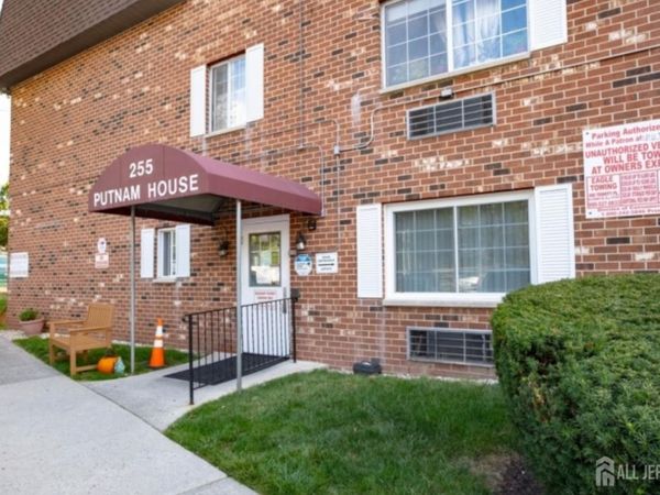 255 Tucker Avenue, Union, NJ 07083