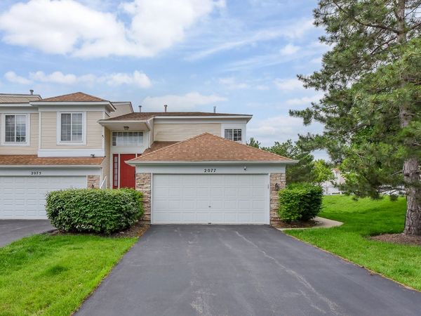 2077 College Green Drive , Unit 2077, Elgin, IL 60123