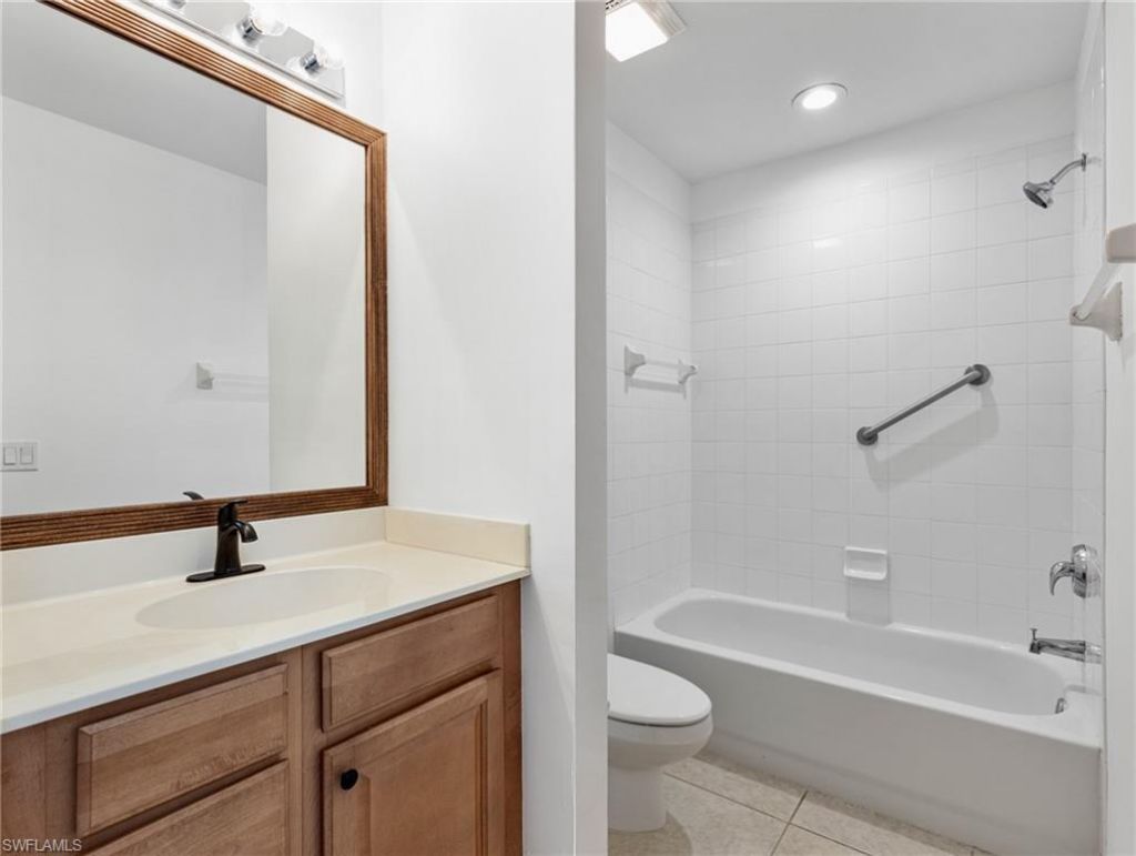 20930 Island Sound Cir , Unit 204, Estero, FL 33928 Photo