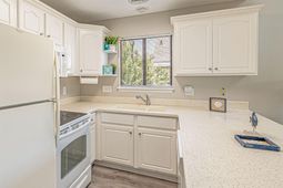 1880 Colony Dr.  photo 4