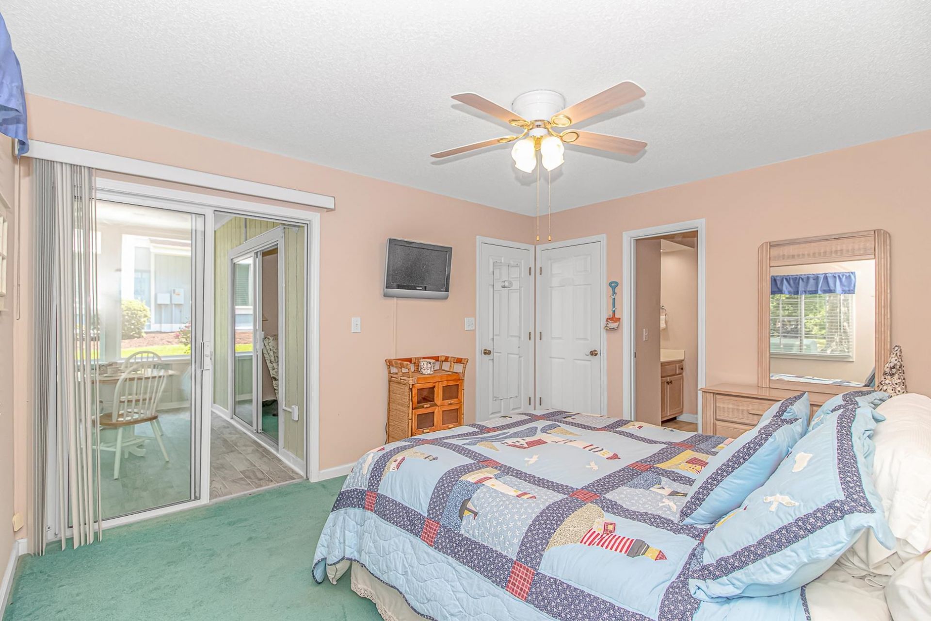 4648 Greenbriar Dr. Photo 15