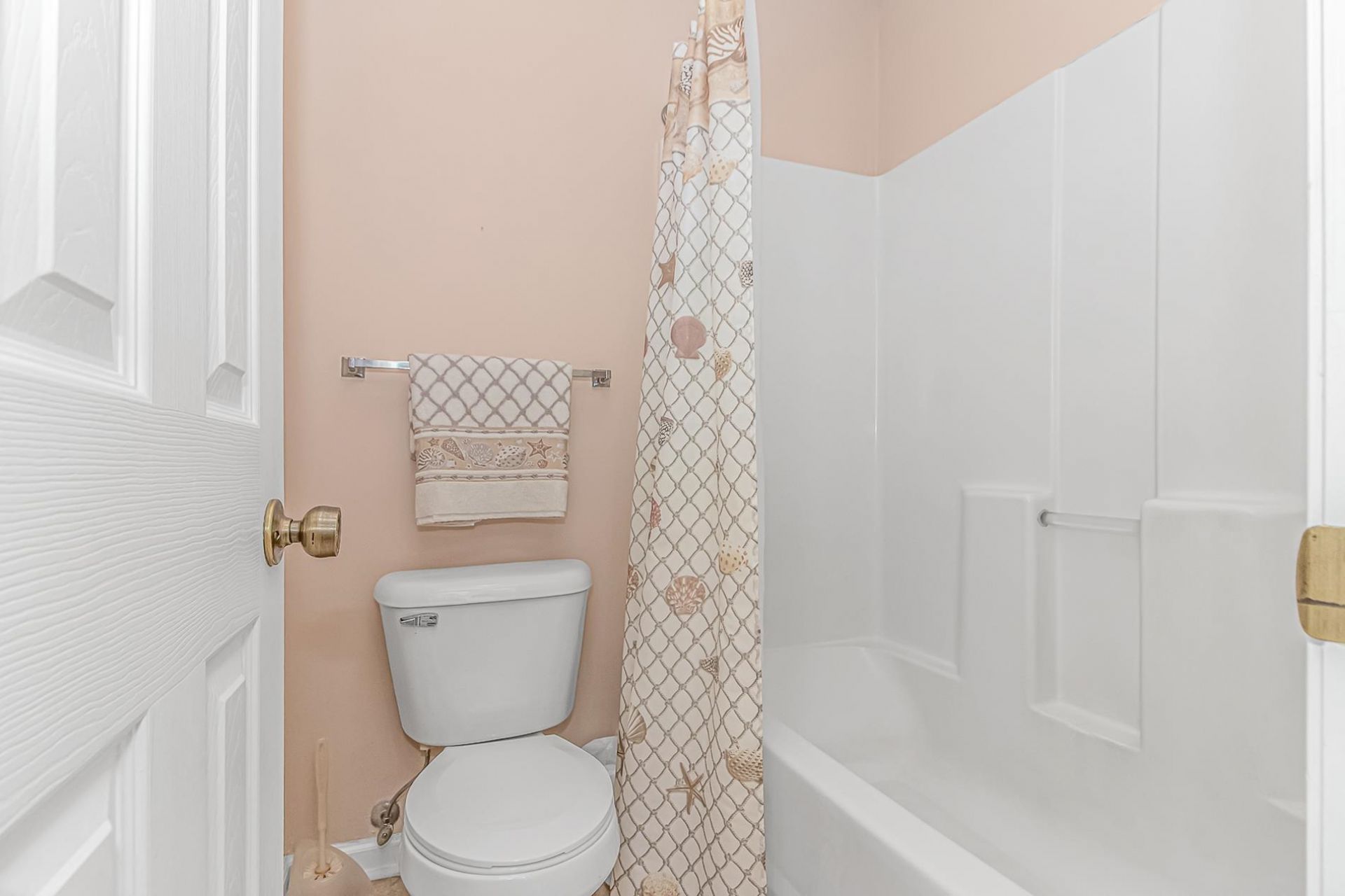 4648 Greenbriar Dr. Photo 17