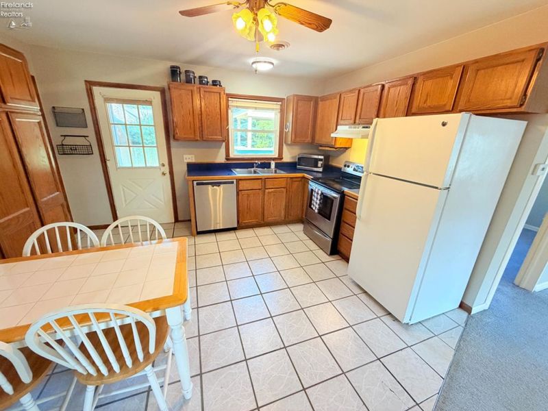 302 N Perryview Drive, Marblehead, OH 43440 Photo 11