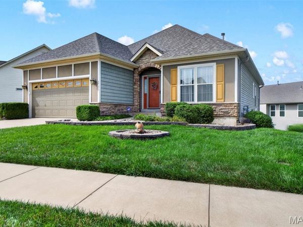 1711 Prospect Village Drive, Lake St Louis, MO 63367
