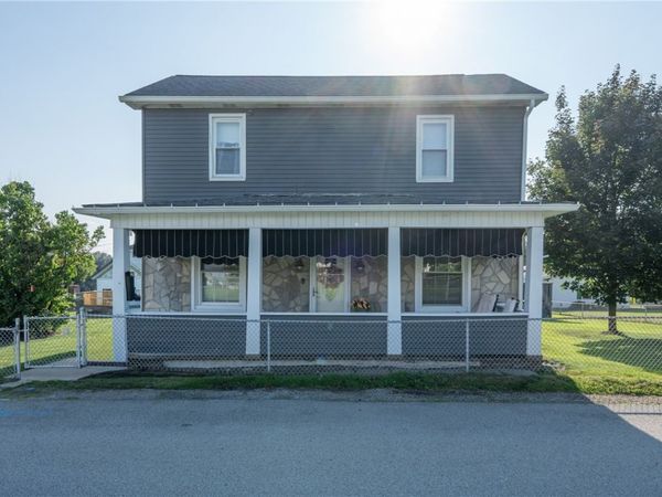 11 School St , Scottdale, PA 15683