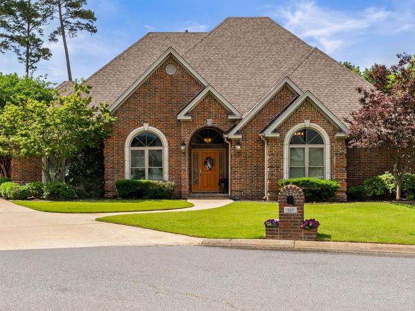 127 Grenoble Circle, Maumelle, AR 72113