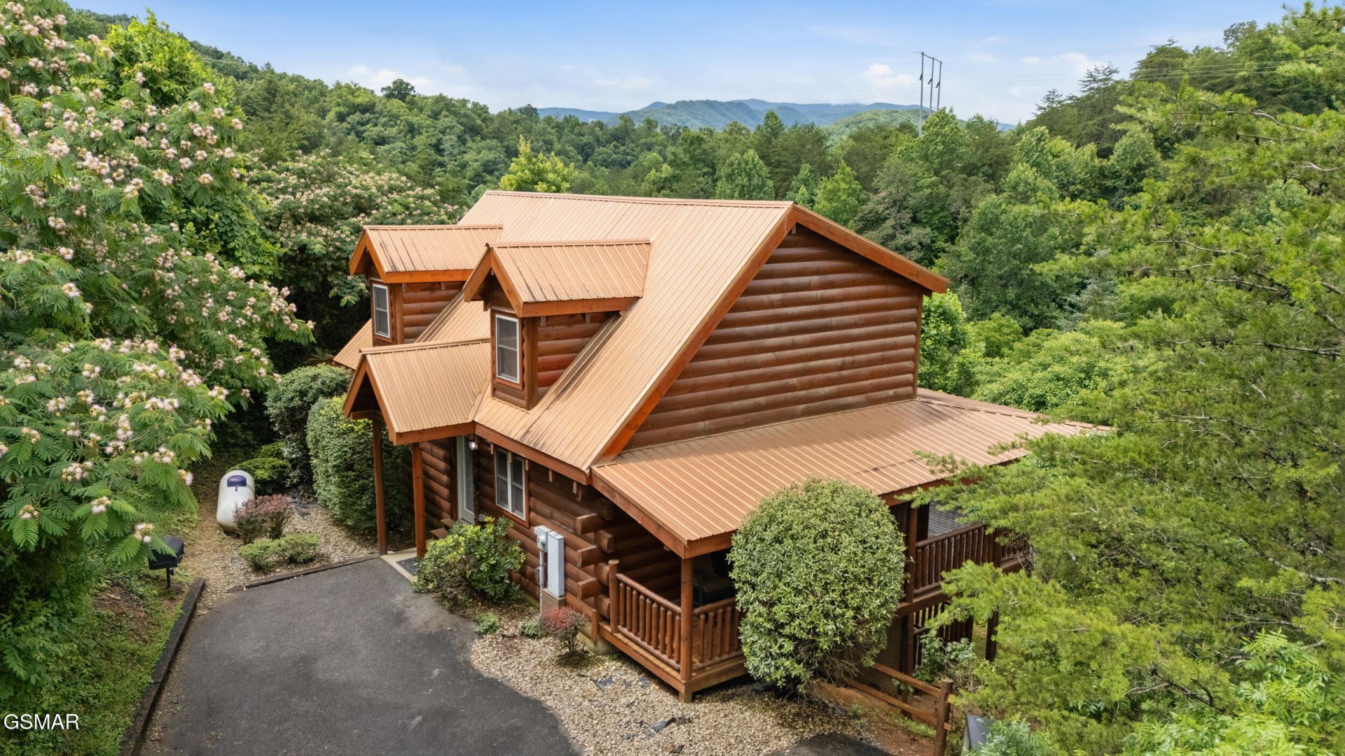 4420 Shangrila Way, Sevierville, TN 37876 Main Photo
