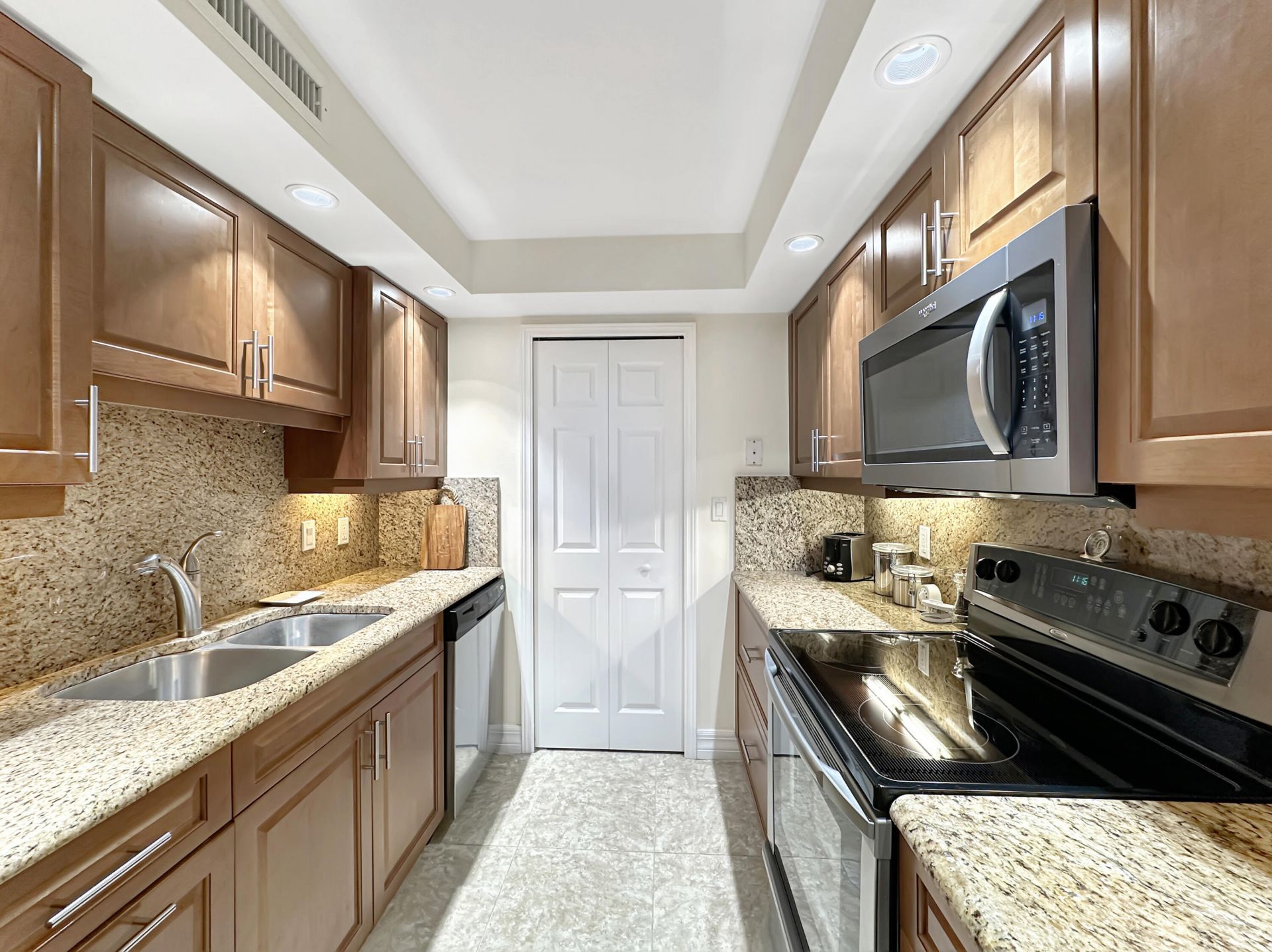 3000 N Ocean Drive, Unit 20 B, Singer Island, FL 33404 Photo