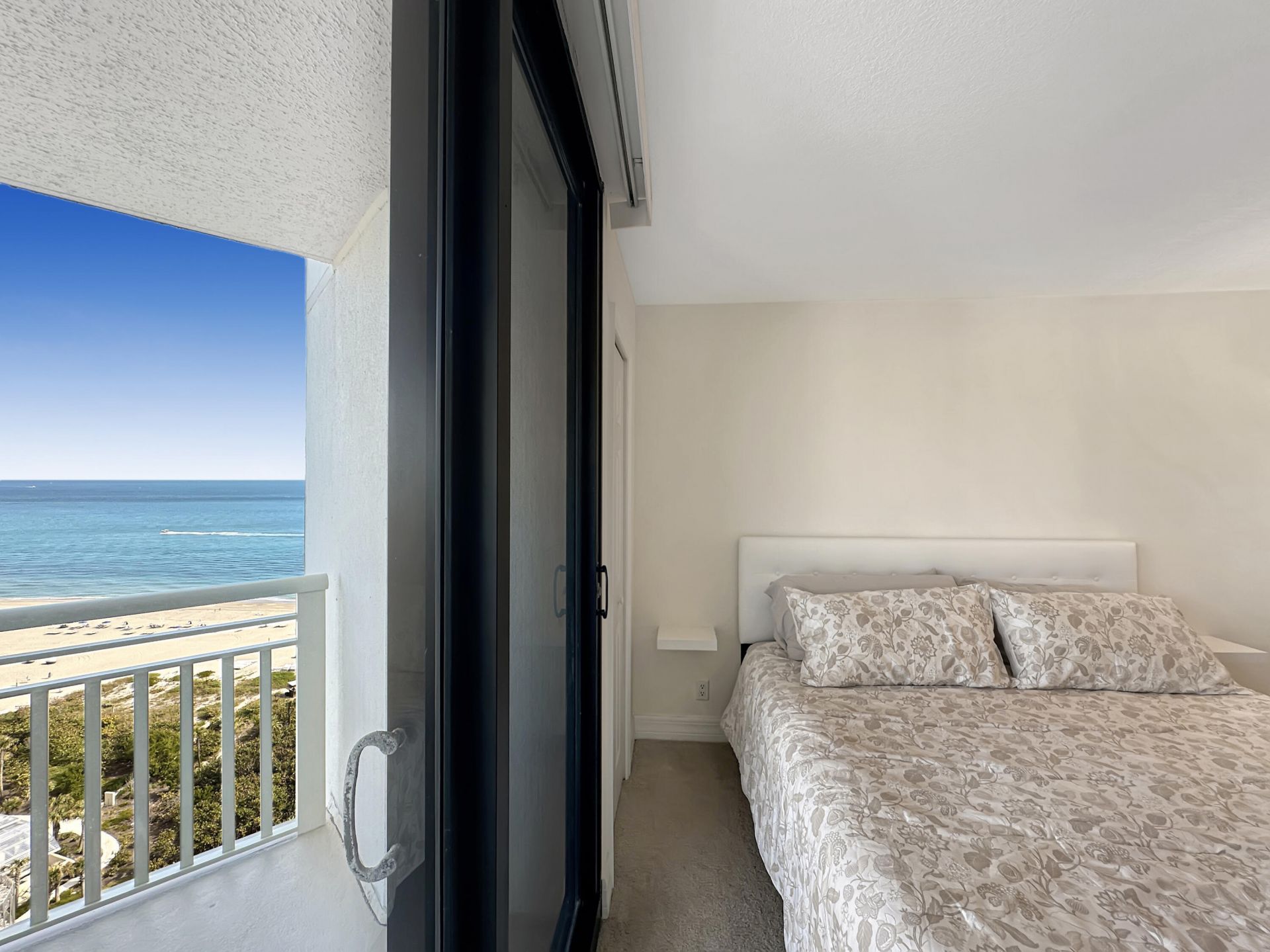 3000 N Ocean Drive, Unit 20 B, Singer Island, FL 33404 Photo