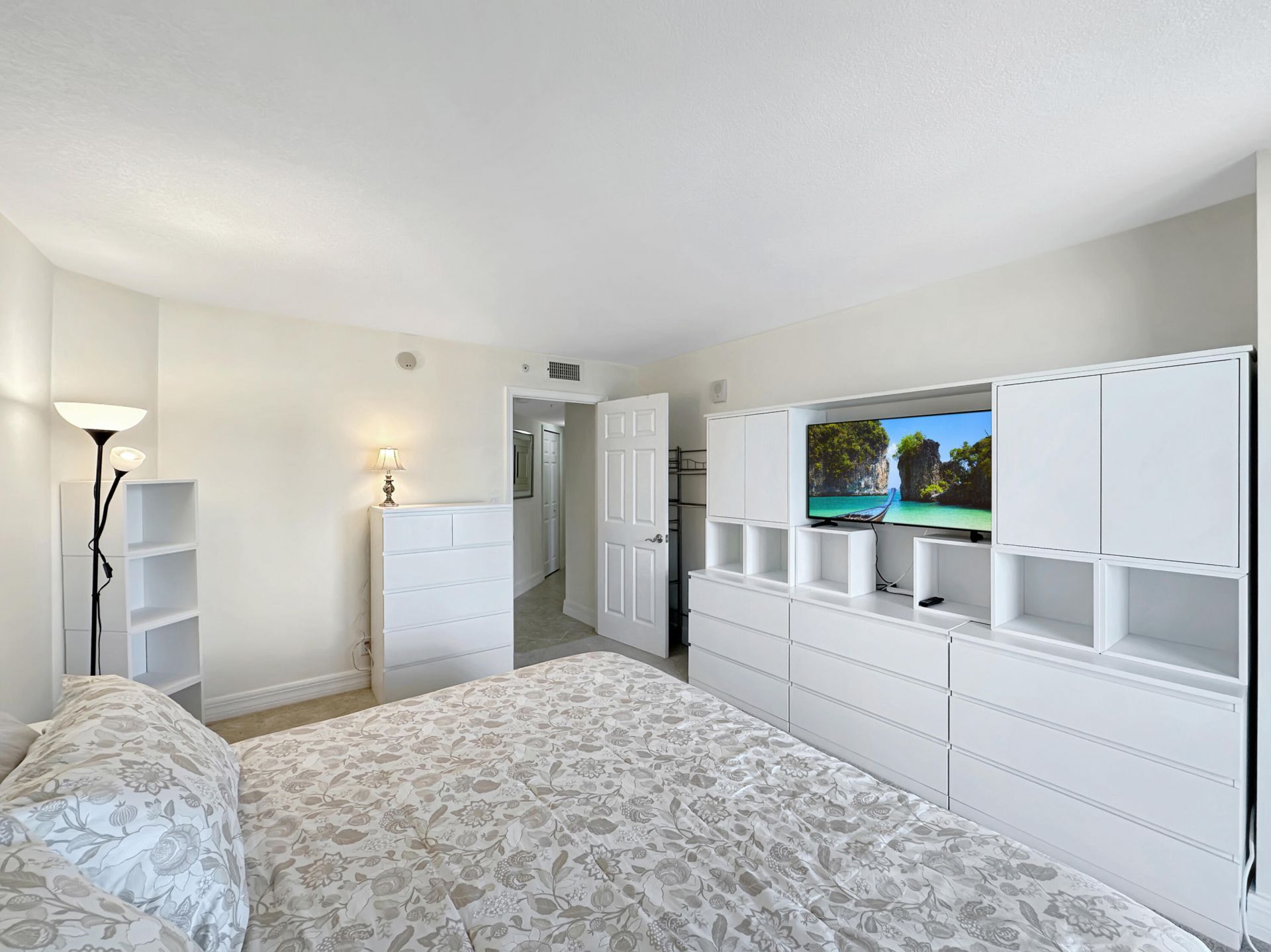 3000 N Ocean Drive, Unit 20 B, Singer Island, FL 33404 Photo