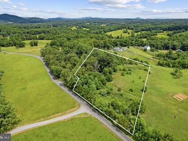 33A DOCS ROAD , CULPEPER, VA 22701