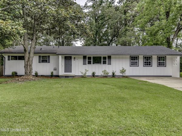 117 Hillcrest Drive, Clinton, MS 39056