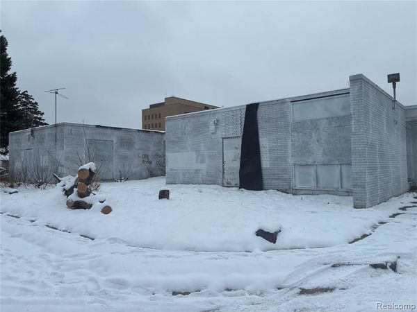 500 W Huron Street , Pontiac, MI 48341