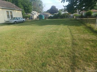 1147 E Granet Avenue , Hazel Park, MI 48030