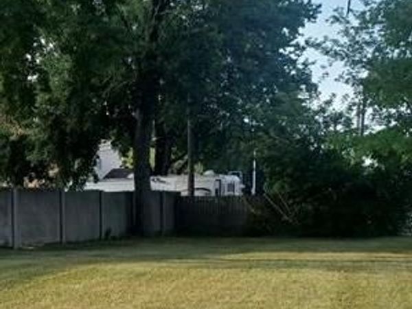 1147 E Granet Avenue , Hazel Park, MI 48030