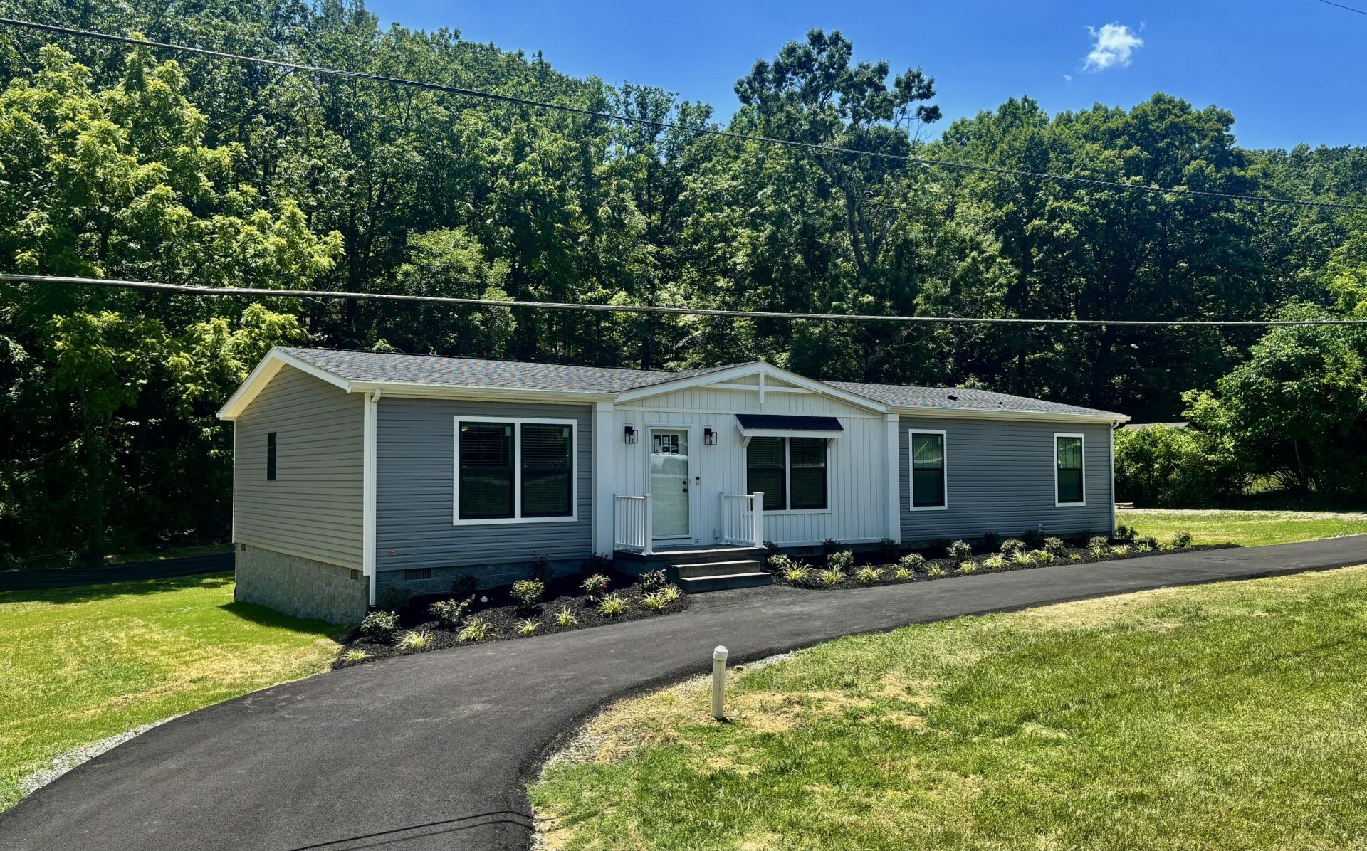 3702 Buck Mountain Rd, Roanoke, VA 24018 Main Photo