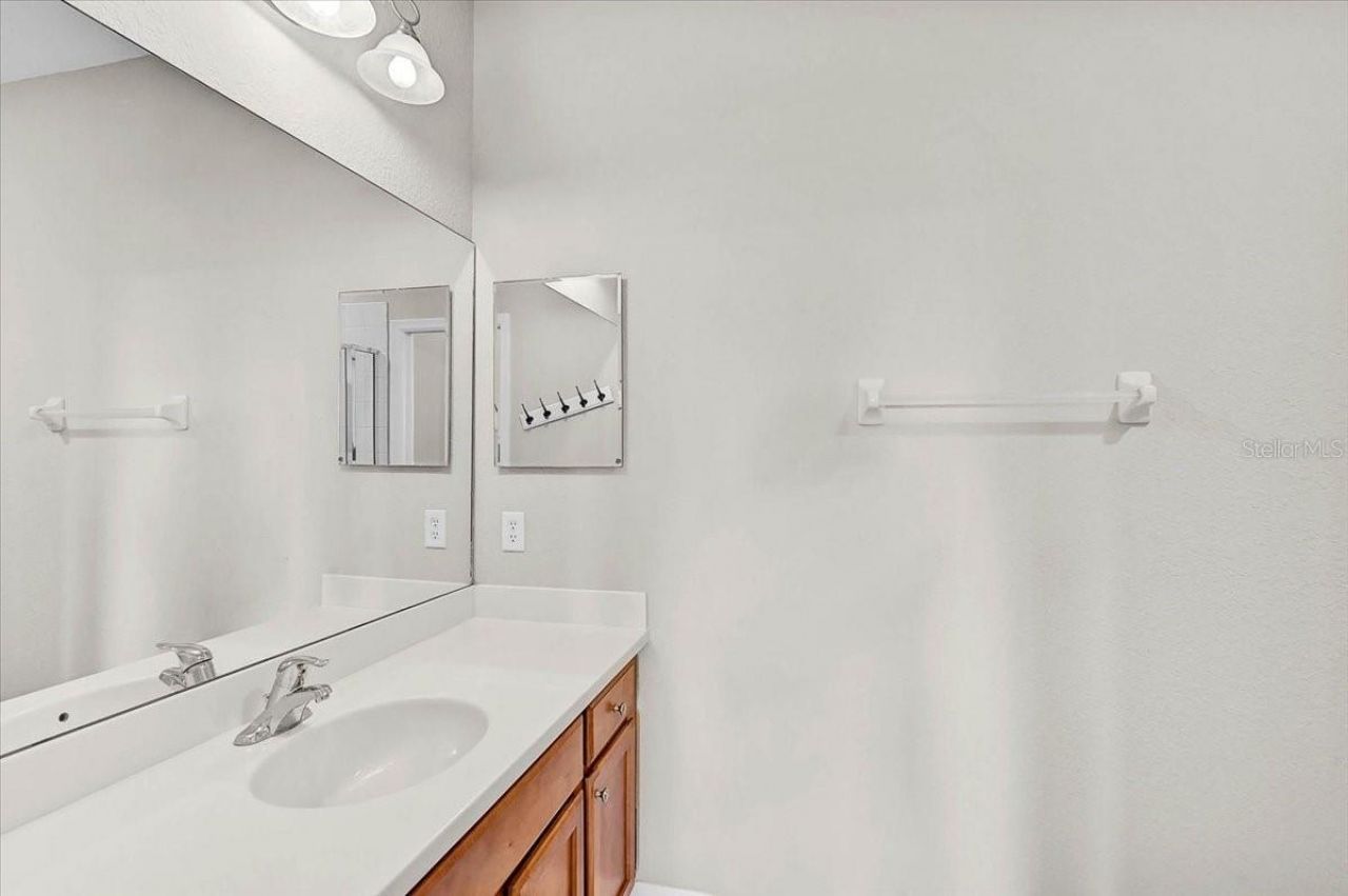 915 Fairwaycove Lane, Unit 201, Bradenton, FL 34212 Photo