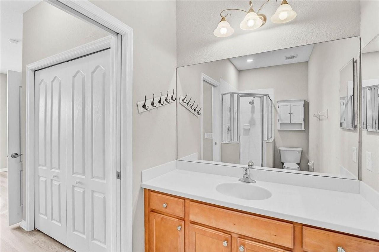 915 Fairwaycove Lane, Unit 201, Bradenton, FL 34212 Photo