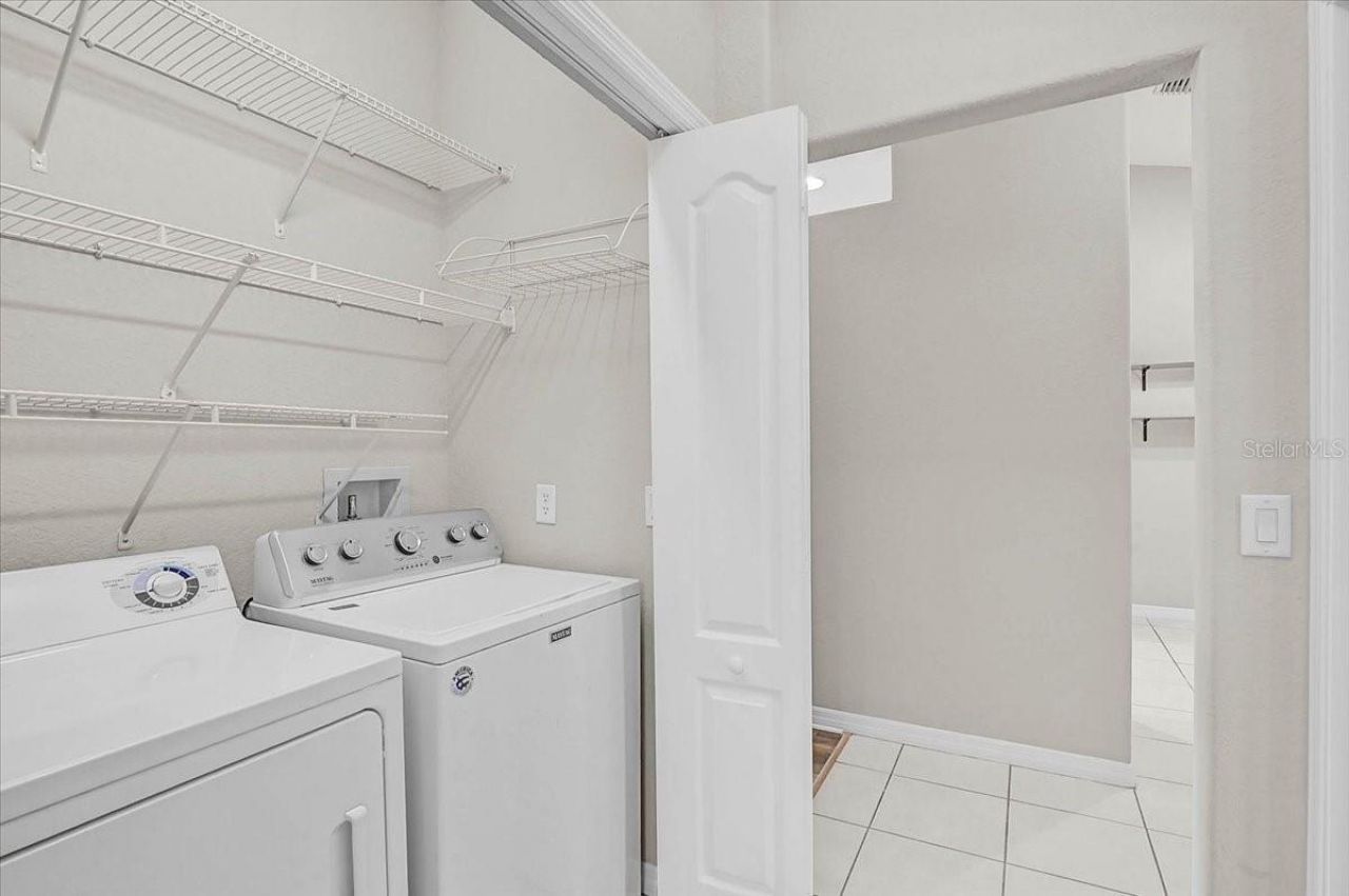 915 Fairwaycove Lane, Unit 201, Bradenton, FL 34212 Photo