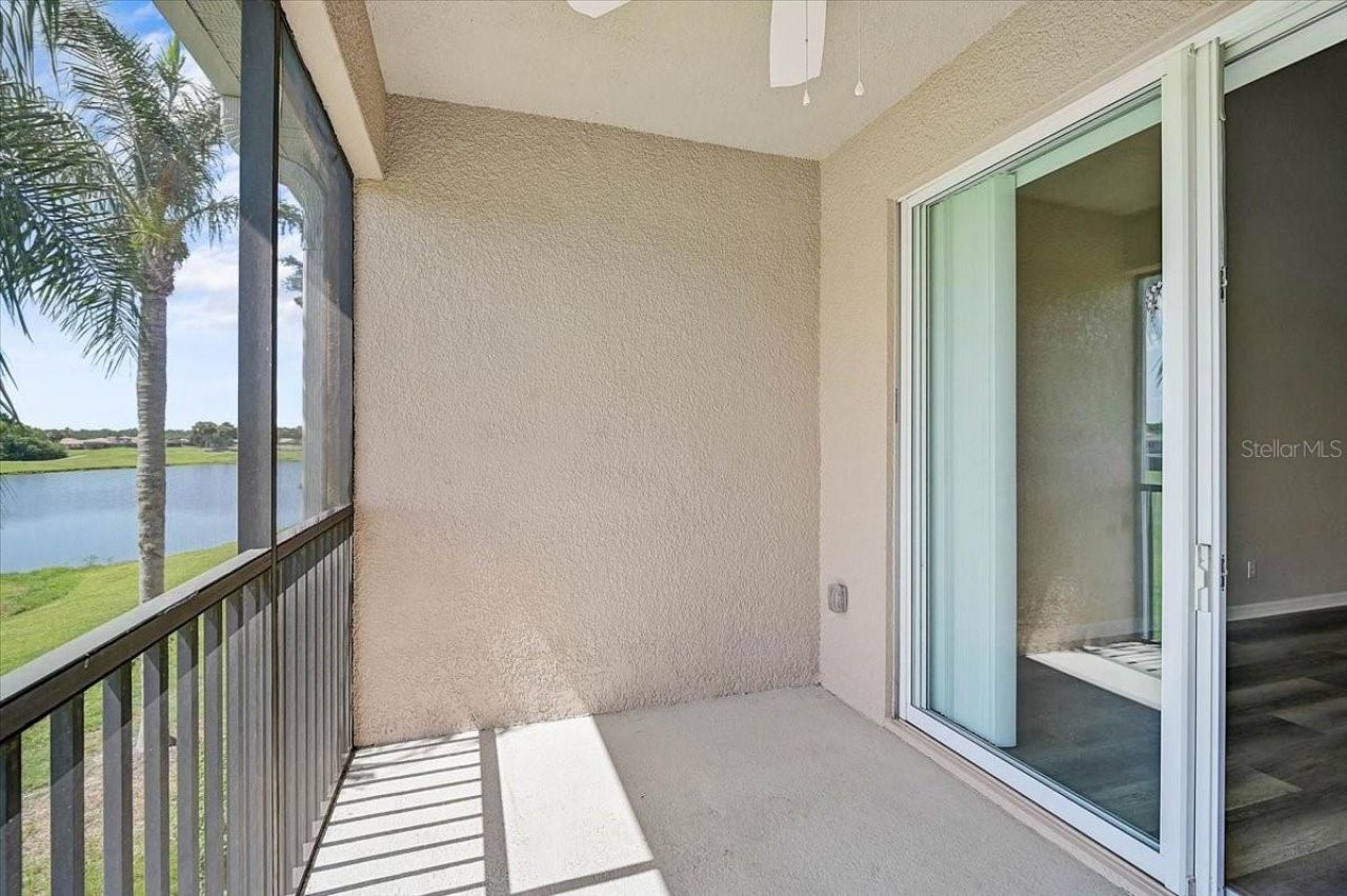 915 Fairwaycove Lane, Unit 201, Bradenton, FL 34212 Photo