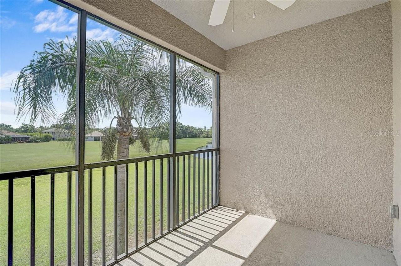 915 Fairwaycove Lane, Unit 201, Bradenton, FL 34212 Photo