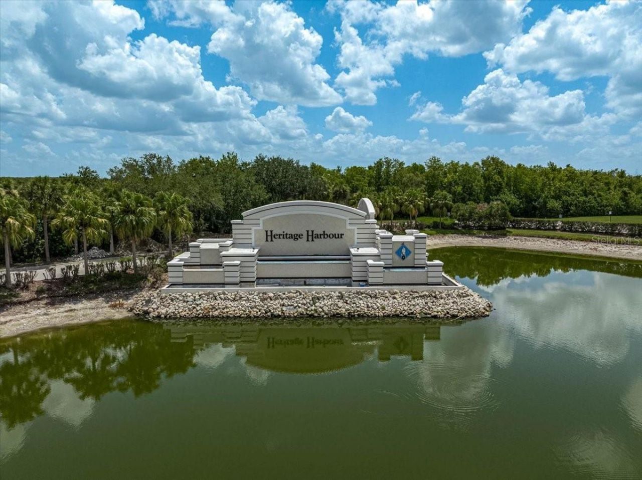 915 Fairwaycove Lane, Unit 201, Bradenton, FL 34212 Photo