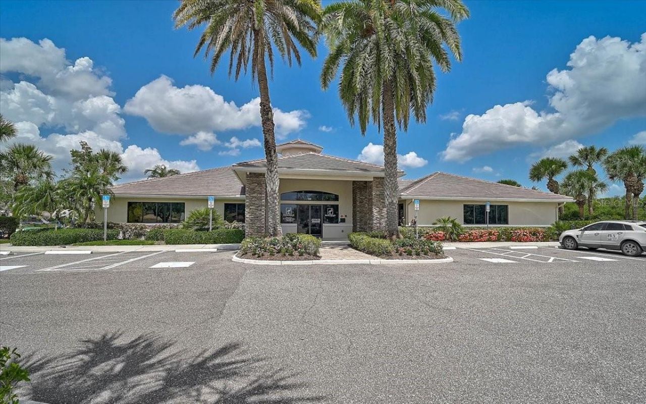 915 Fairwaycove Lane, Unit 201, Bradenton, FL 34212 Photo